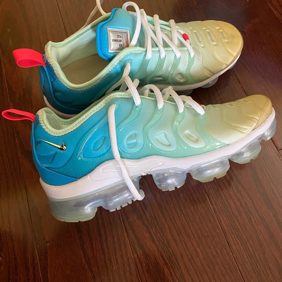 Nike Air Vapormax Plus Sneakers Blue & Green splashed with bit of yellow 🔥🔥🥰 - Picture 2 of 16